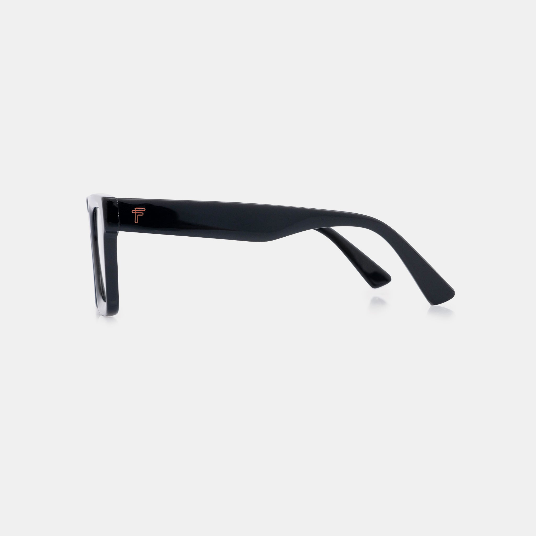 Black acetate eyeglasses Bilbao – minimalist silhouette with strong presence.