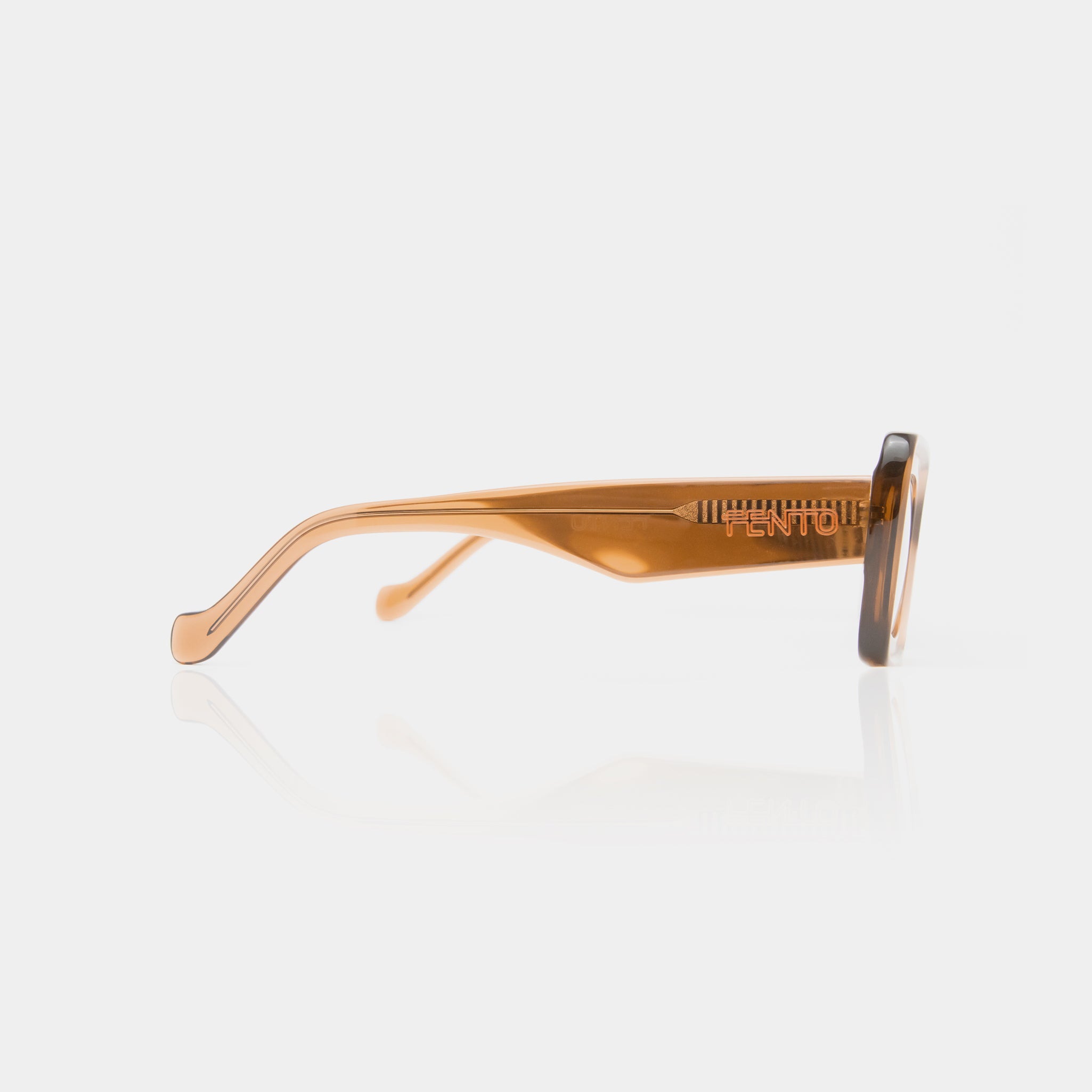 Cameron model by Fento – classic shape with translucent brown tones.
