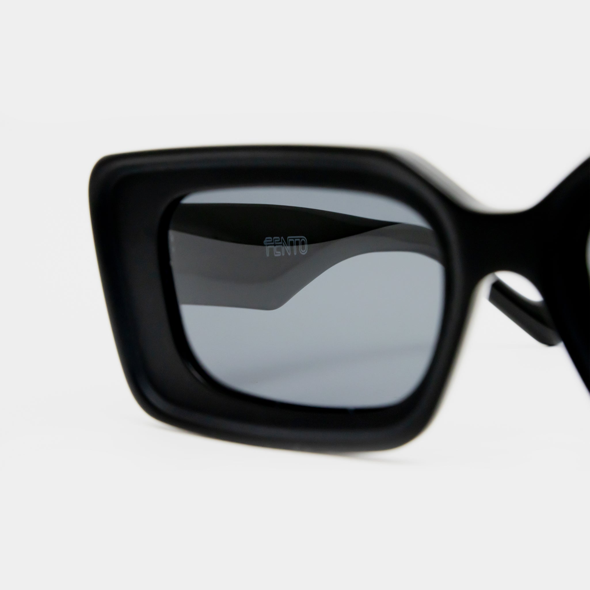 Cameron Sunglasses - Black