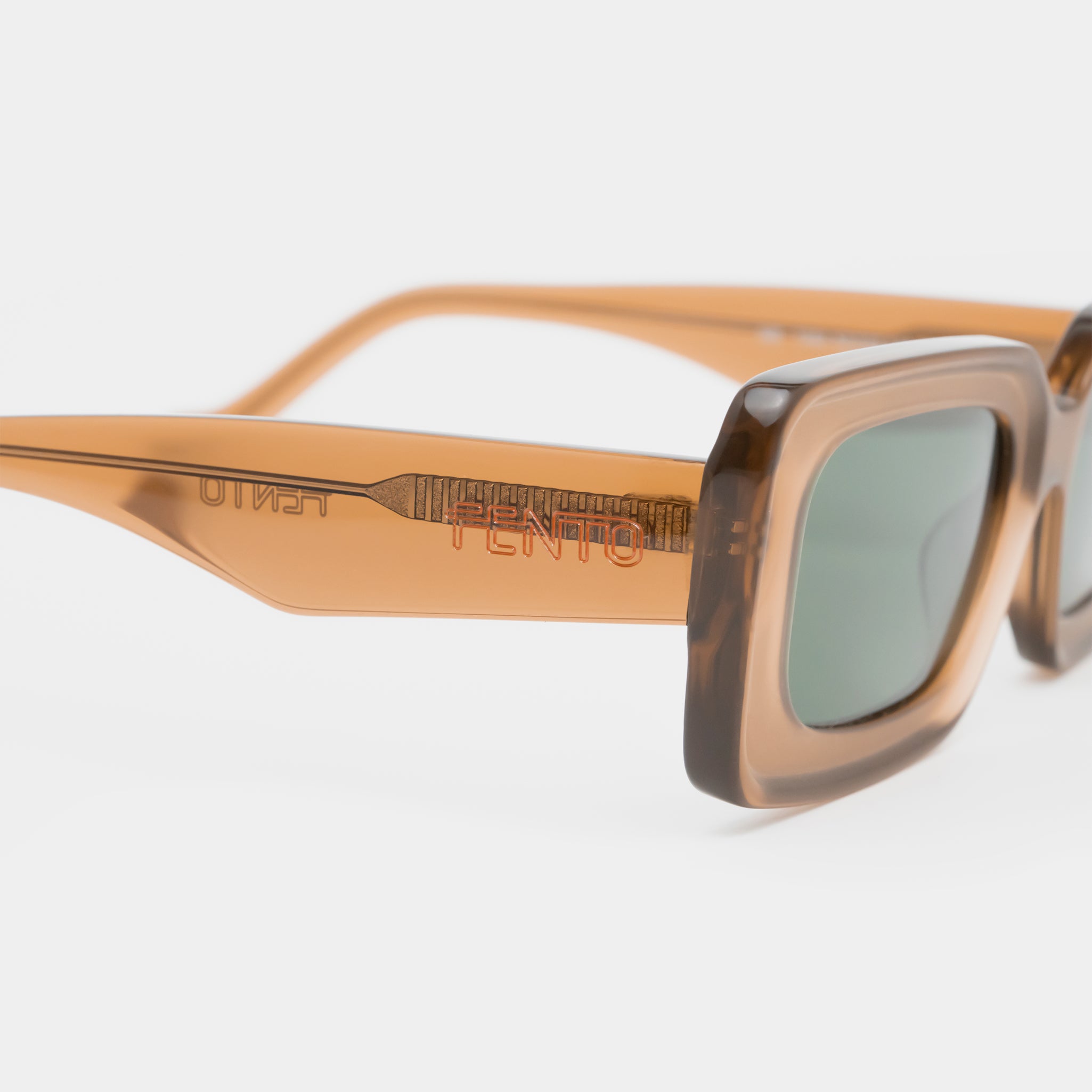 Fento Cameron Brown – square sunglasses in amber-toned acetate.
