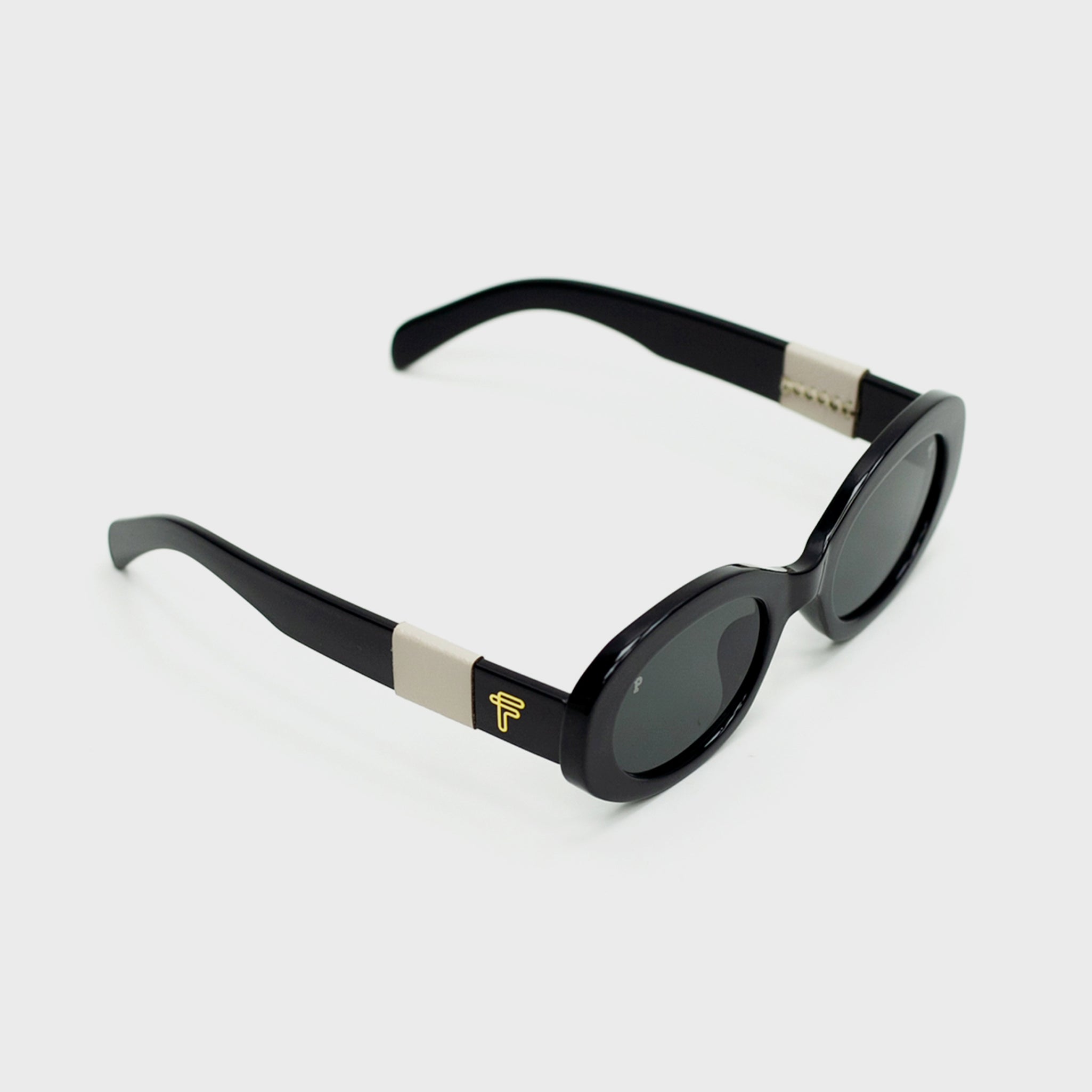 Eter Black by Fento – ultra-modern sunglasses in deep black, designed to stand out.