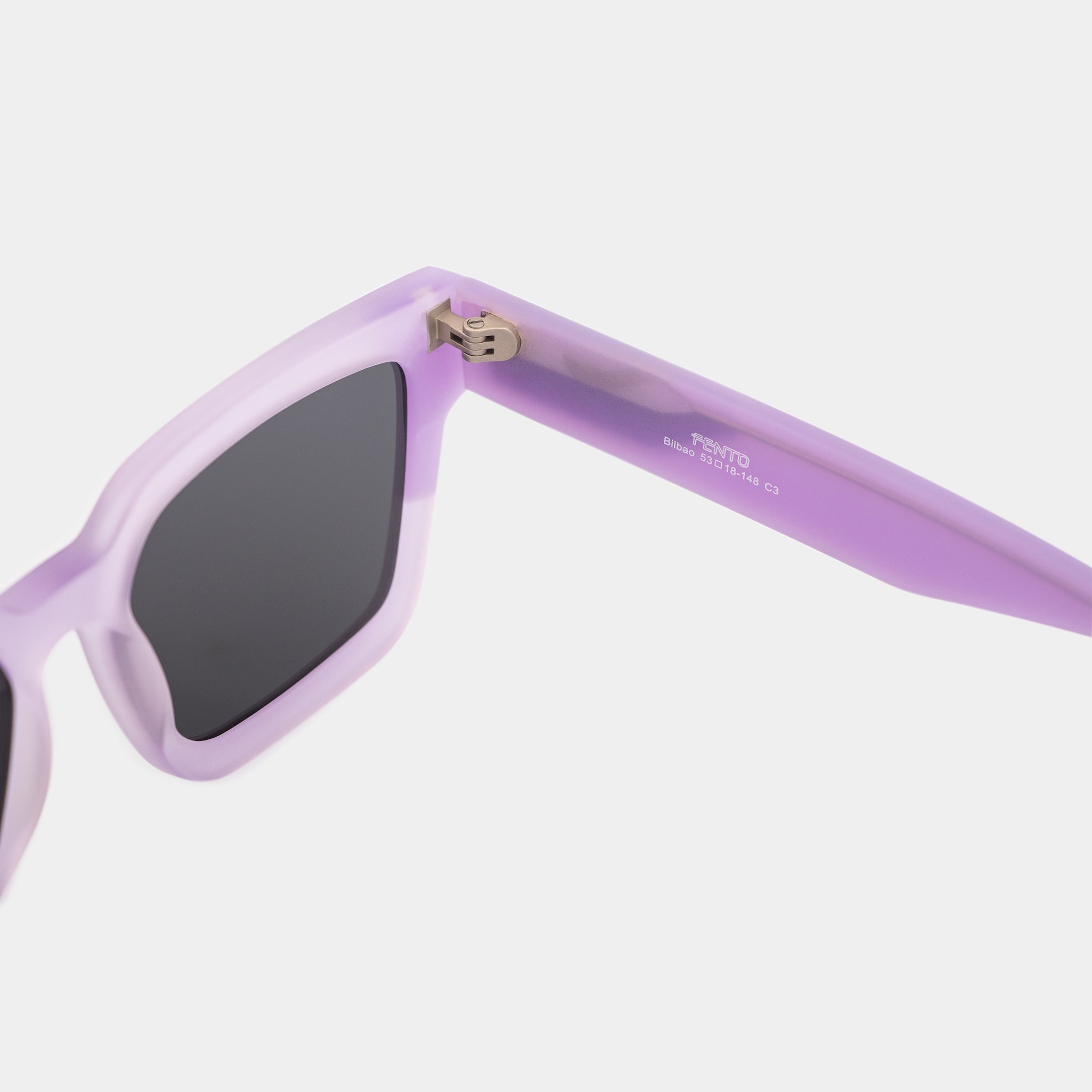 New Bilbao purple frame – standout color and clean design for everyday expression.