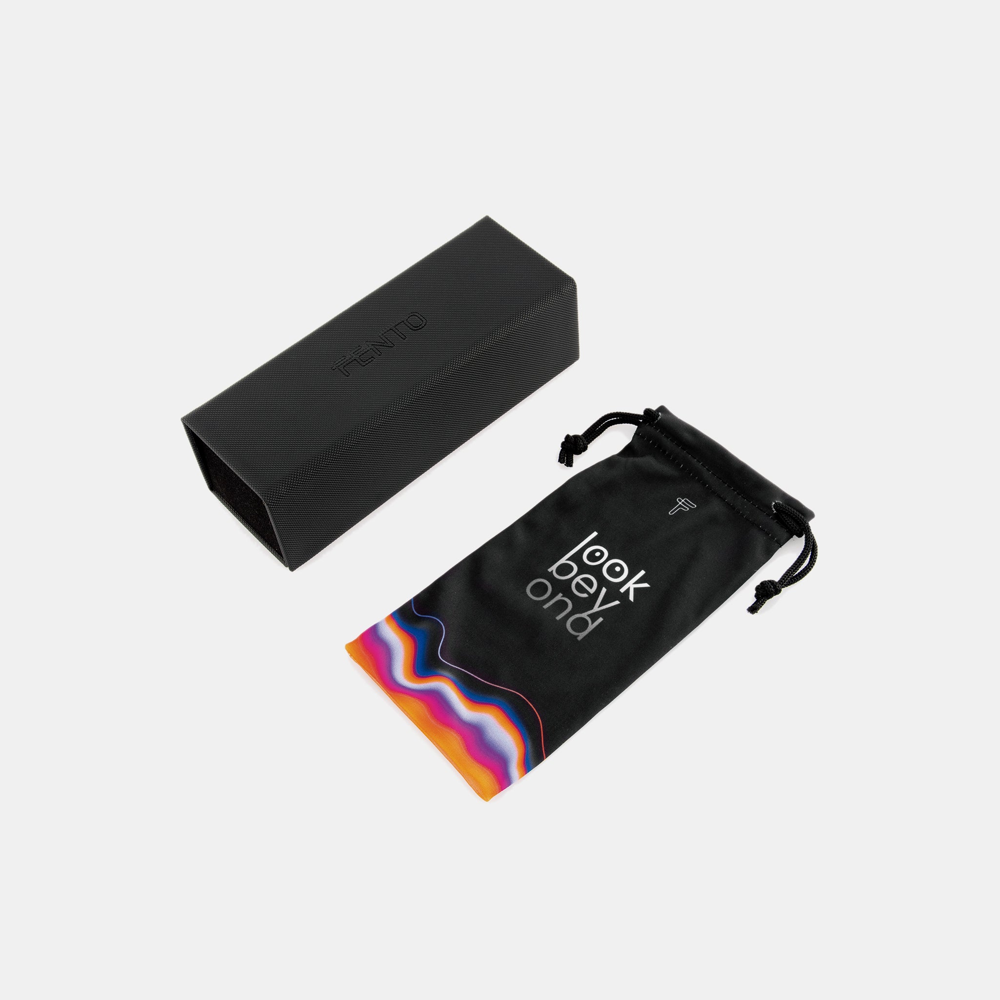 Compact luxury, everyday protection. The Fento Foldable Leather Case, lined with premium microfiber, keeps your eyewear safe in style. Lightweight, durable, and collapsible for easy storage.