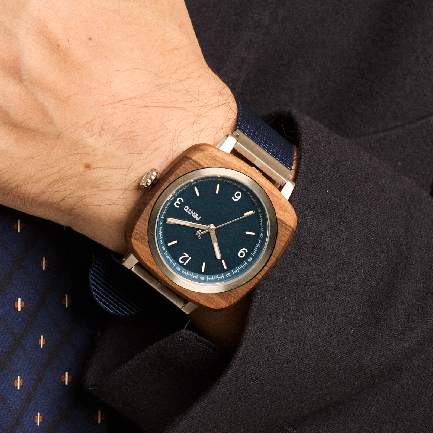 Foster wood watch – modern masculine design with navy nylon band for everyday wear.
