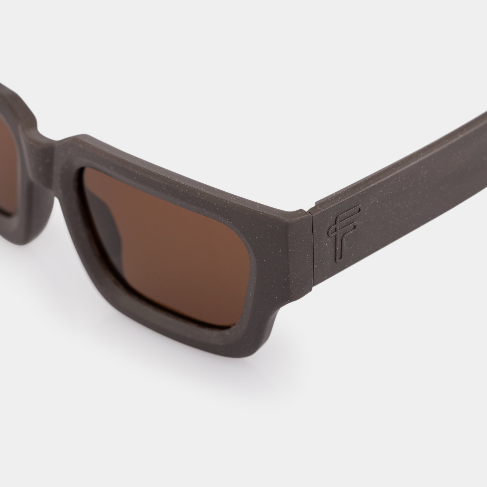 Recycled Tetra Pak sunglasses Go – sustainable design with a rich cocoa color.