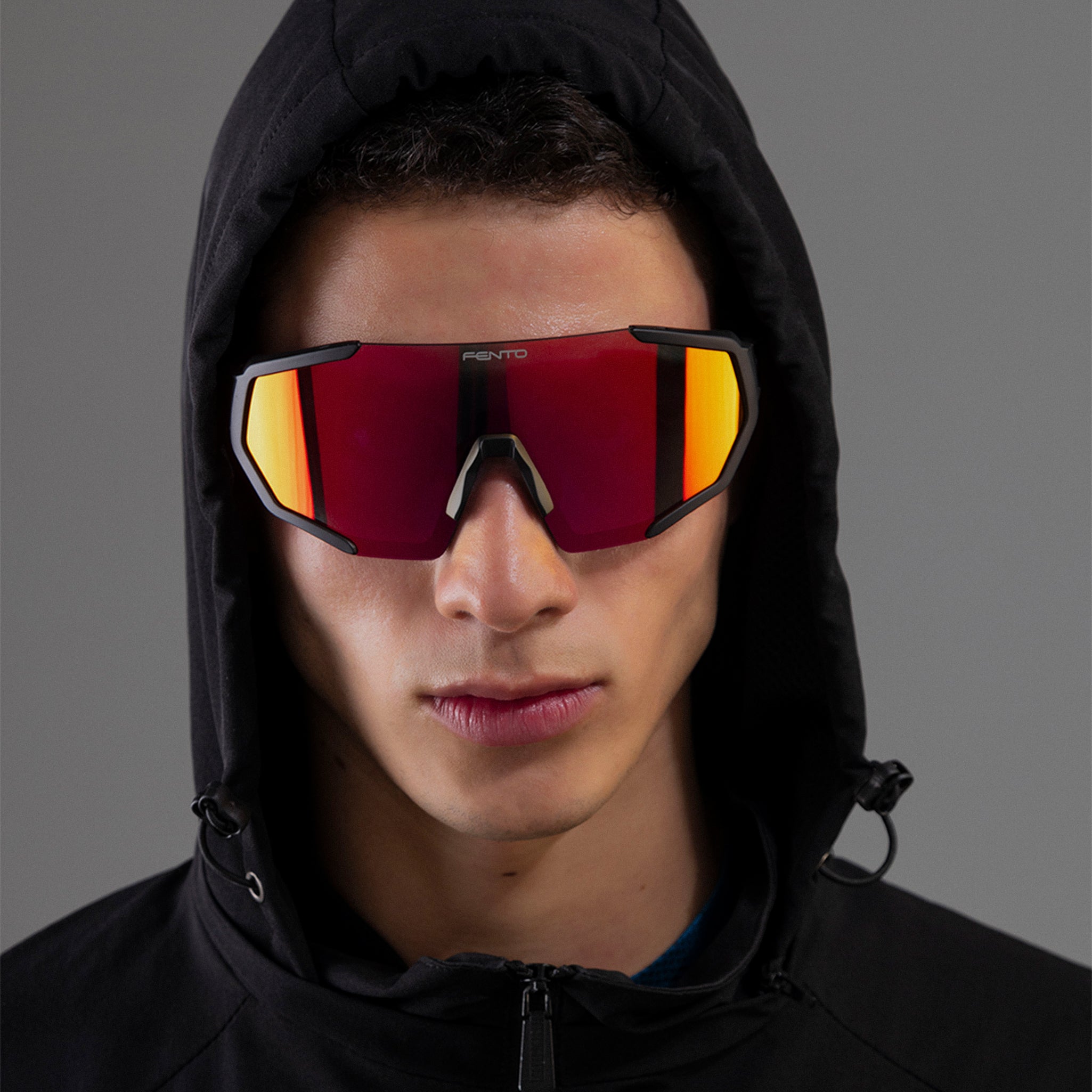 Fento Hyper Black Red – performance sunglasses with lightweight TR90 material.