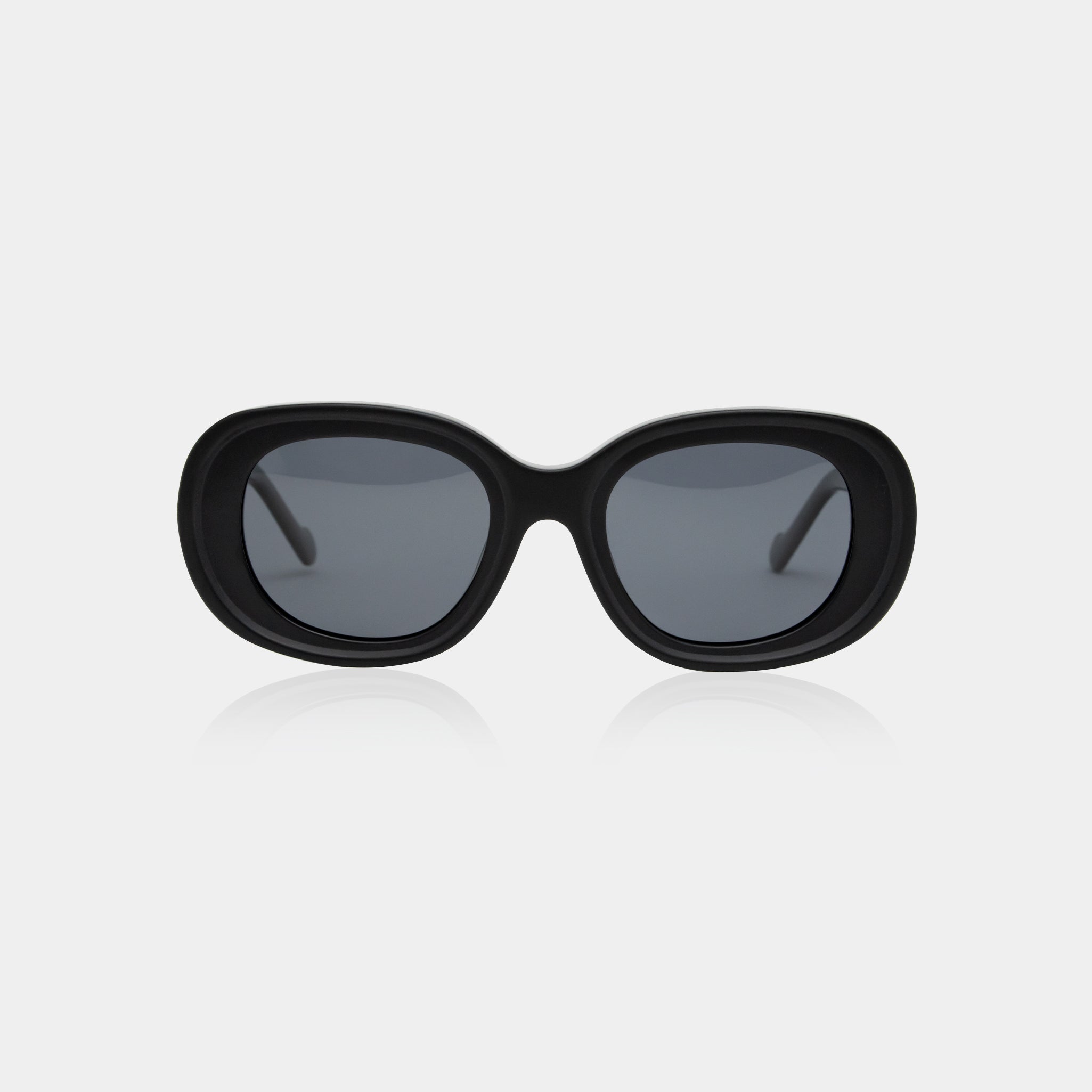 Iris Black sunglasses – bold unisex frame in polished acetate.