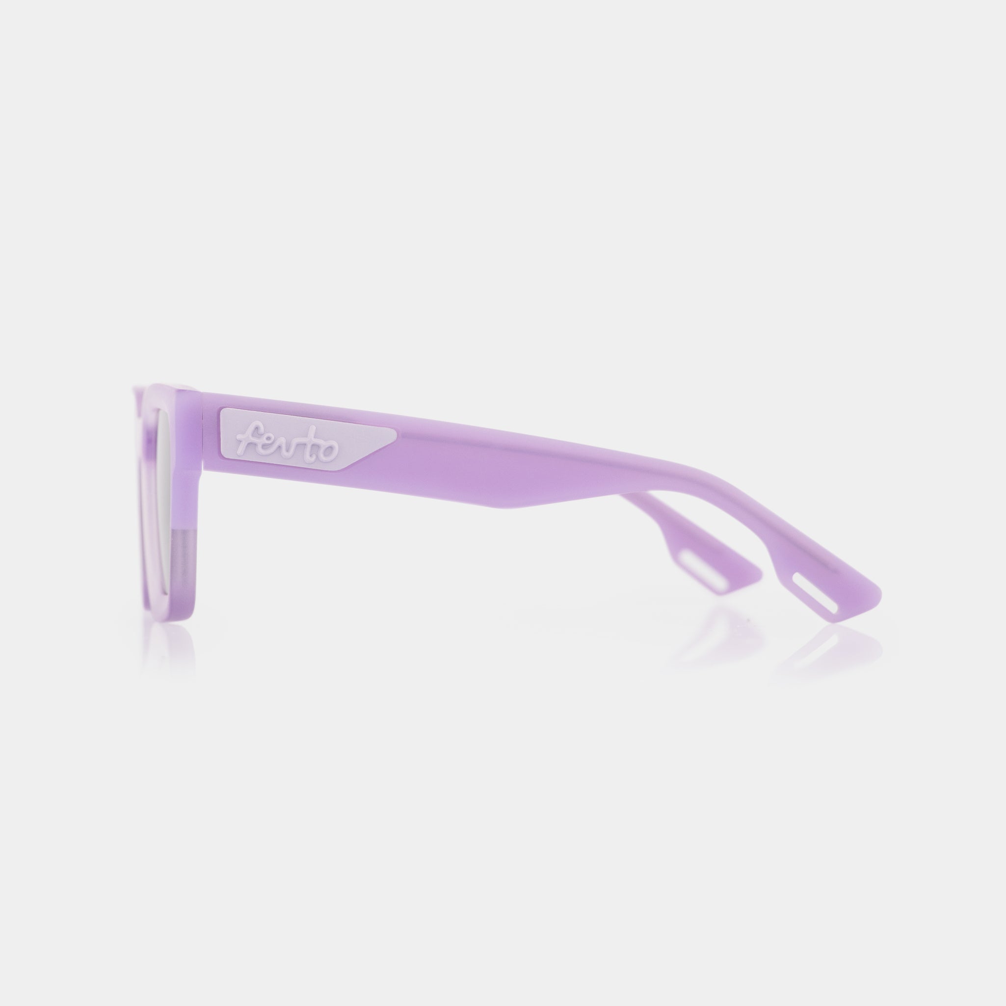Fento’s New Bilbao in purple – acetate frame that blends structure, style, and personality.