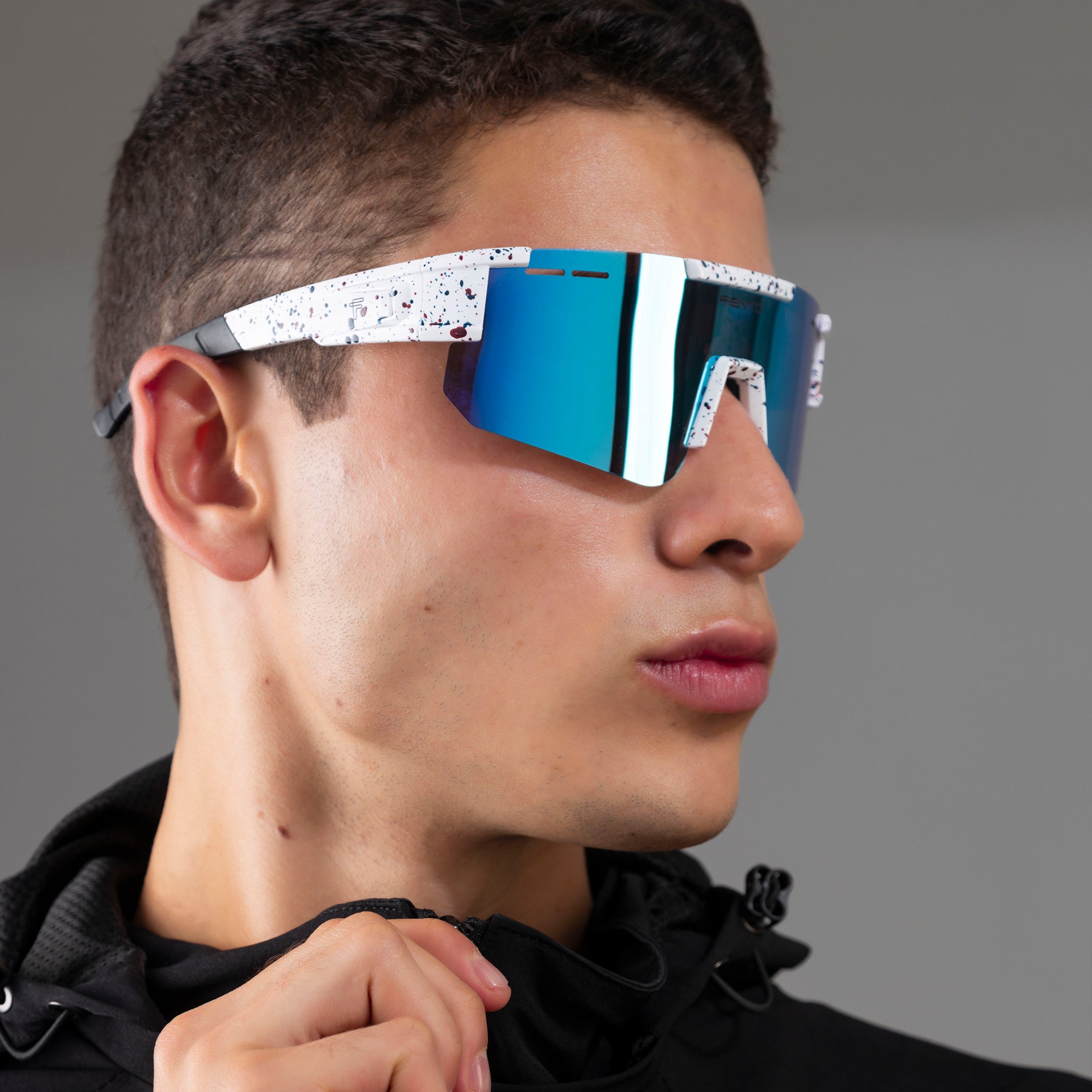 Fento Nitro White Blue – high-performance sunglasses in white with electric blue contrast.