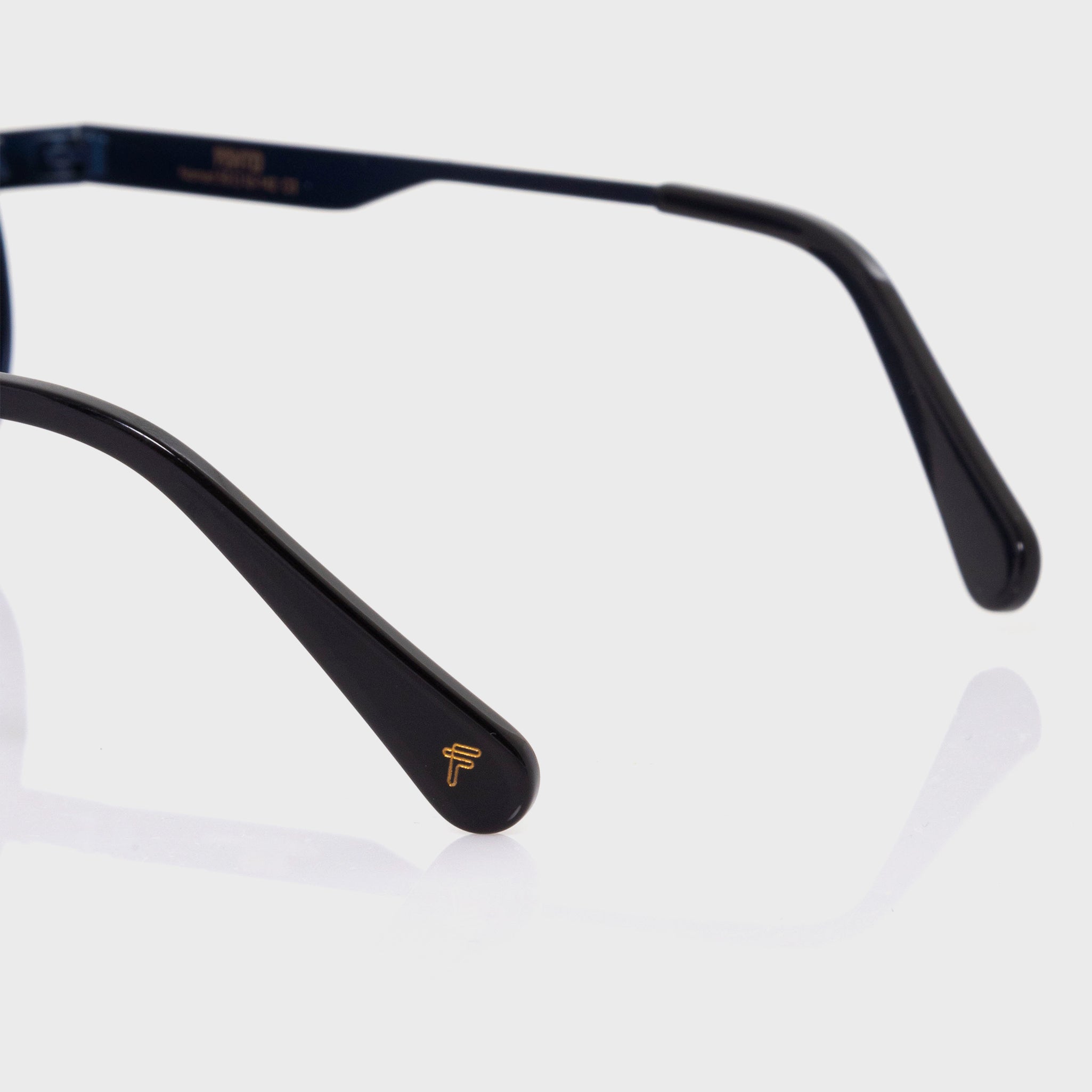 Nomad Sunglasses - Navy