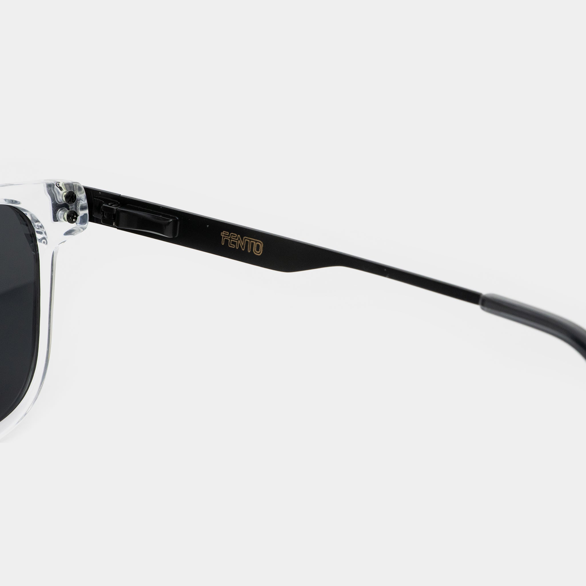 Specta Transparent Grey frame – fresh, contemporary look crafted from premium acetate.