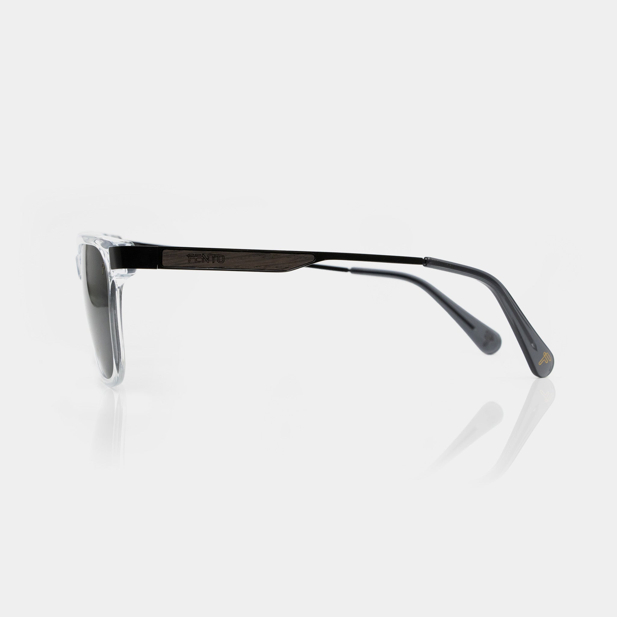 Specta acetate sunglasses – minimalistic style with a sleek grey translucent finish.
