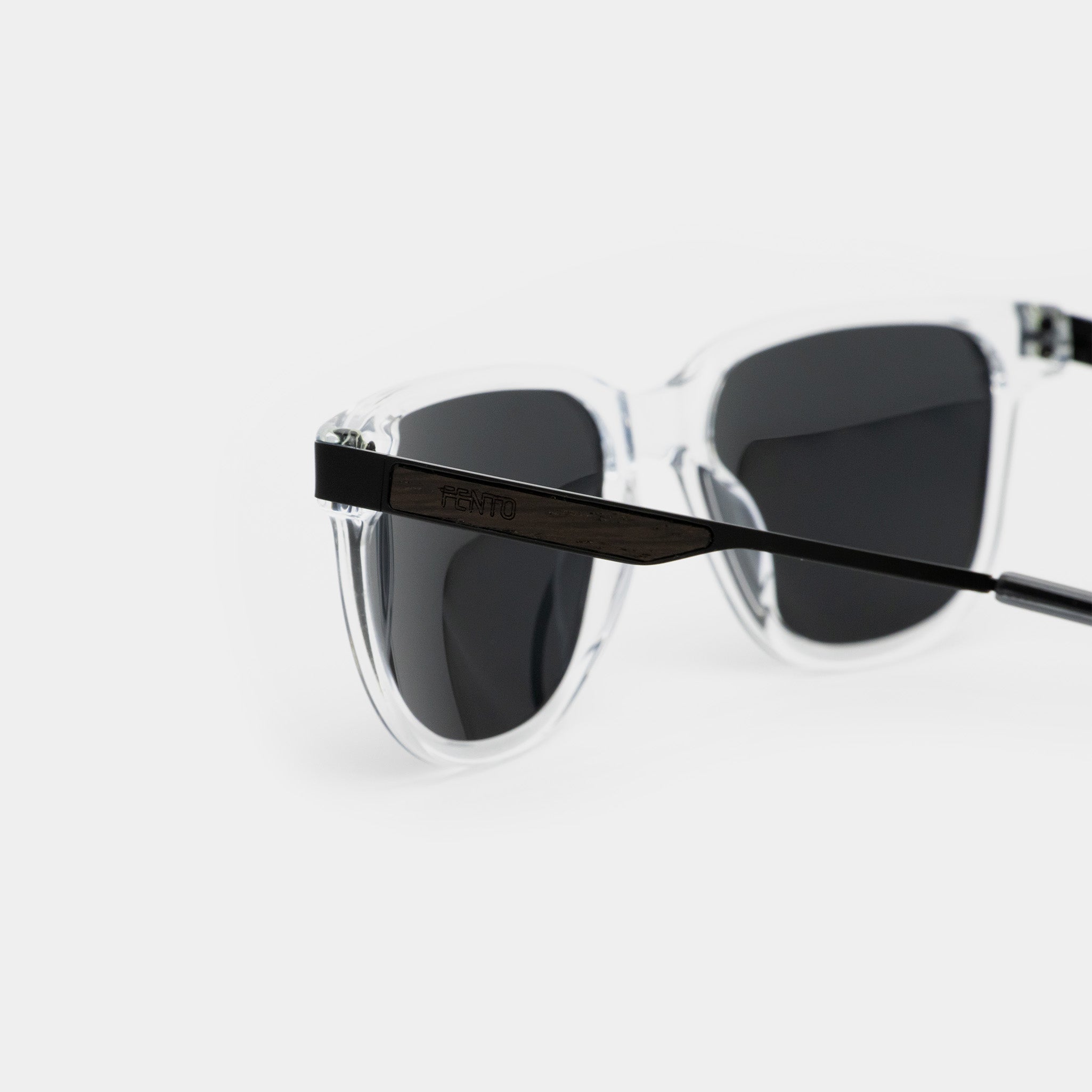 Specta Transparent Grey sunglasses – lightweight sophistication for everyday adventures.