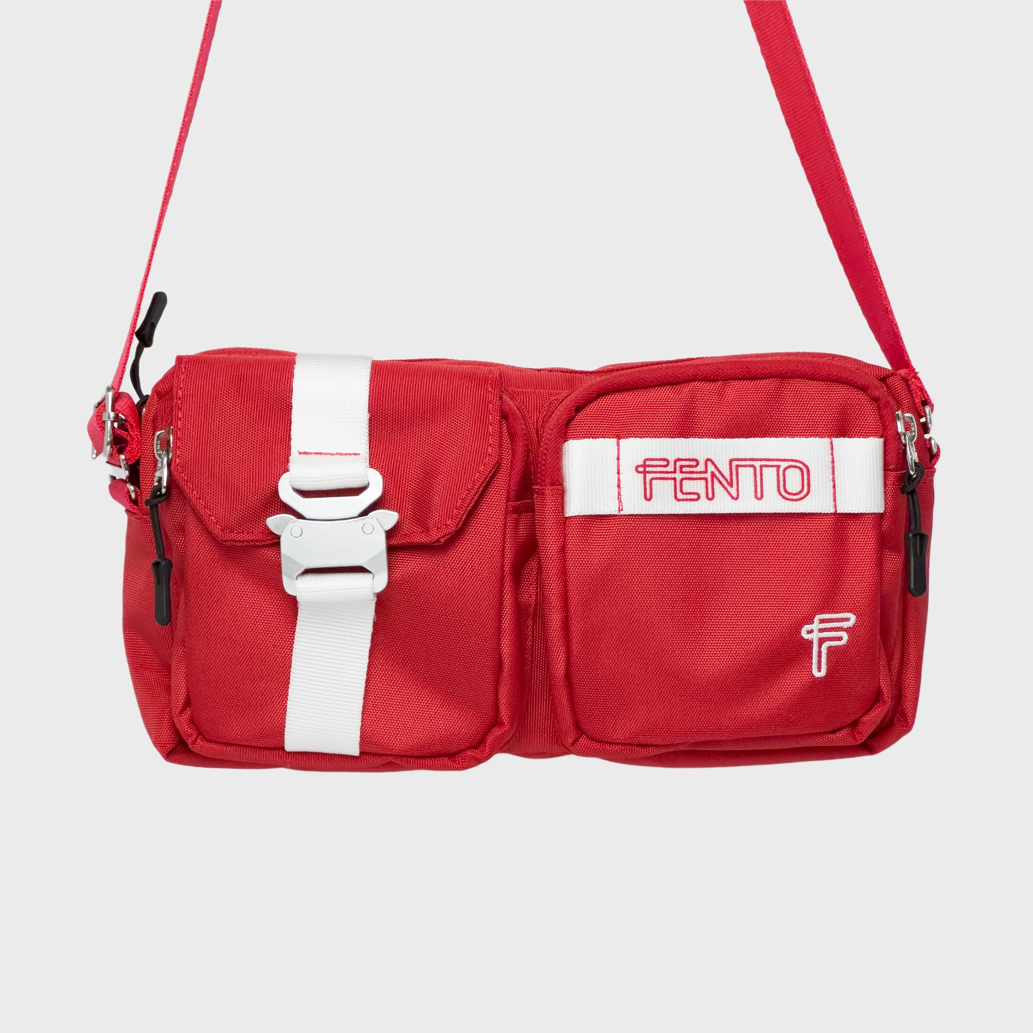 Red utility canvas bag – lightweight, spacious, and ready for movement.