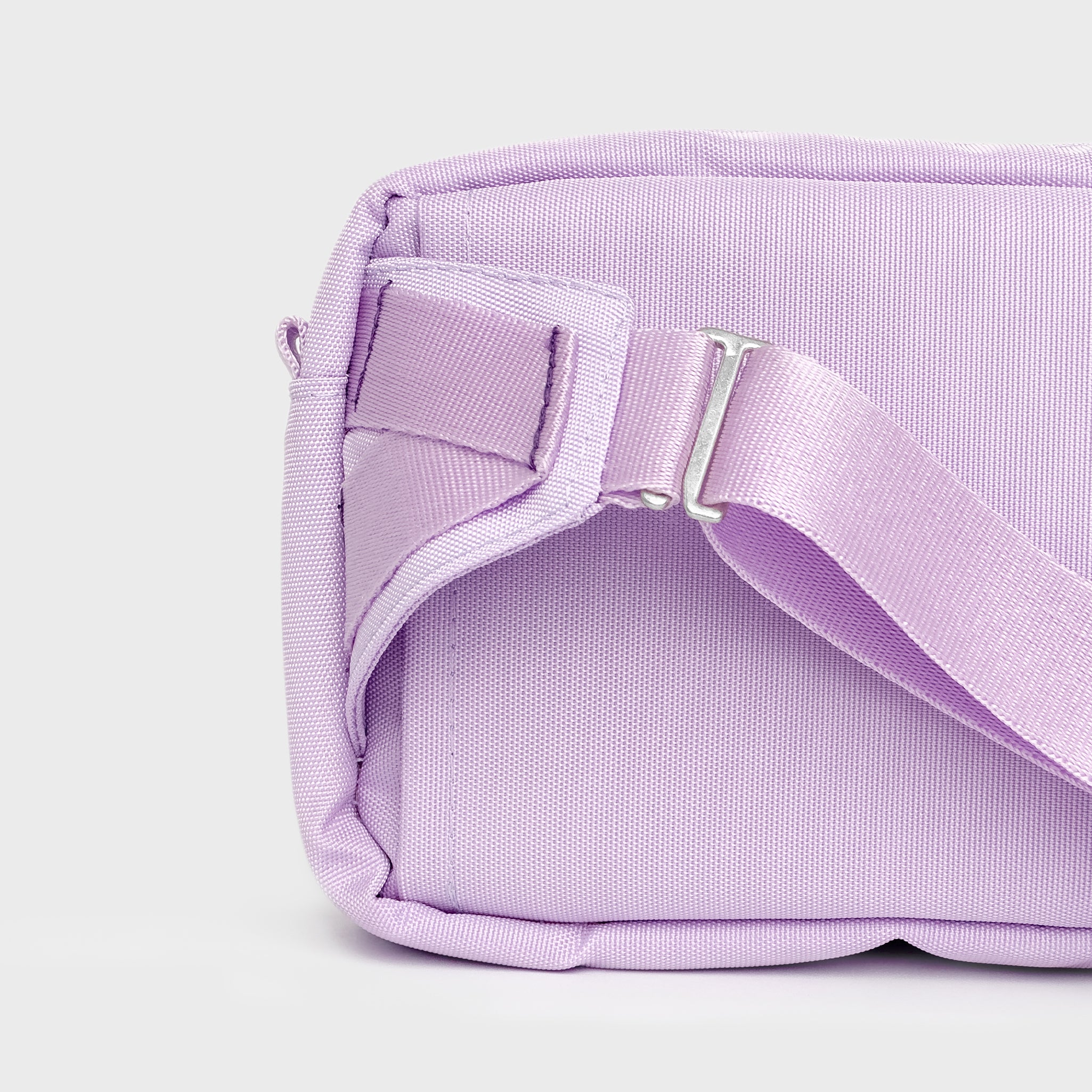 Canvas belt bag lilac – lightweight, urban, and ideal for travel or daily wear.